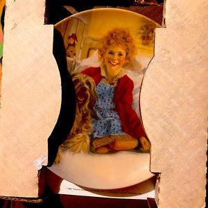 Decorative collection plates.. Shirley temple an a young girls dream..